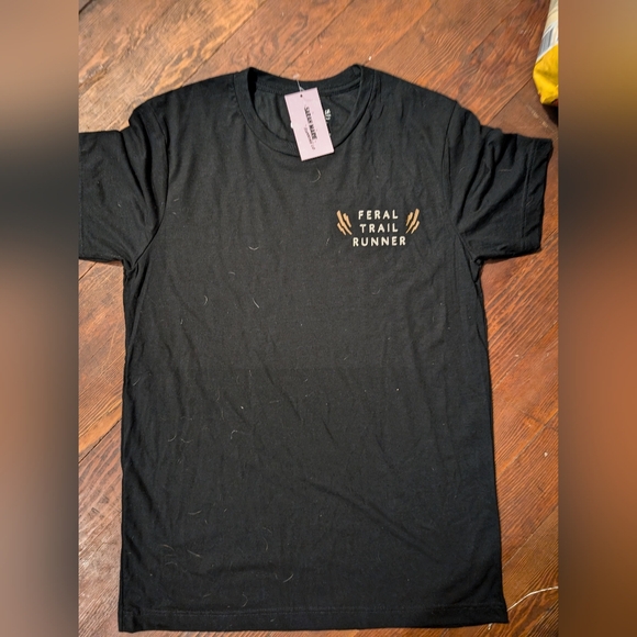 Sara Marie Designs trail runner shirt - Picture 2 of 2